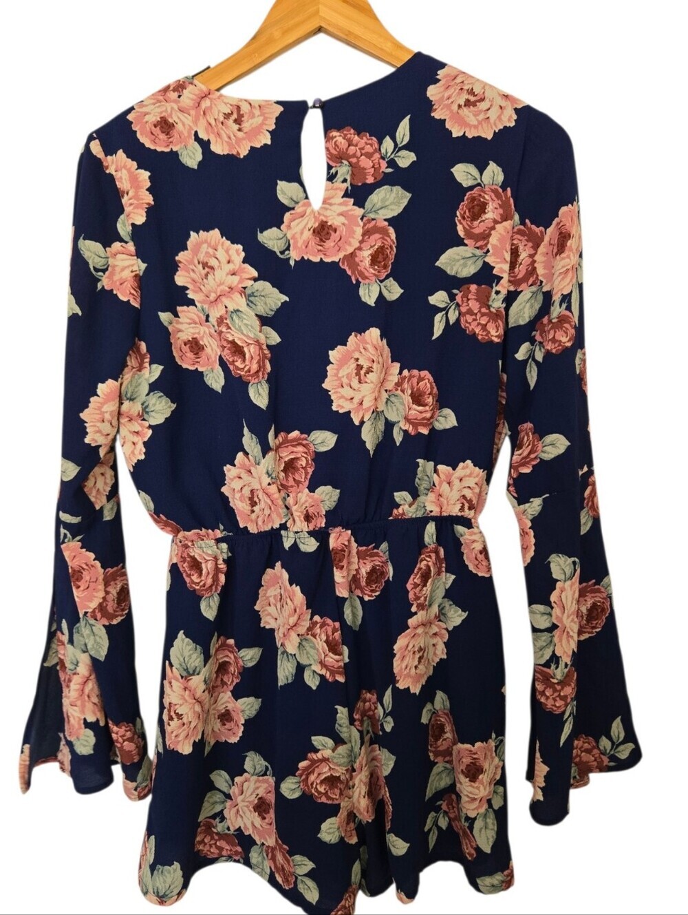 ✨ Lily Rose Floral Wrap Front Romper | Navy Blue Rose Print | Size Medium ✨ - Picture 4 of 4